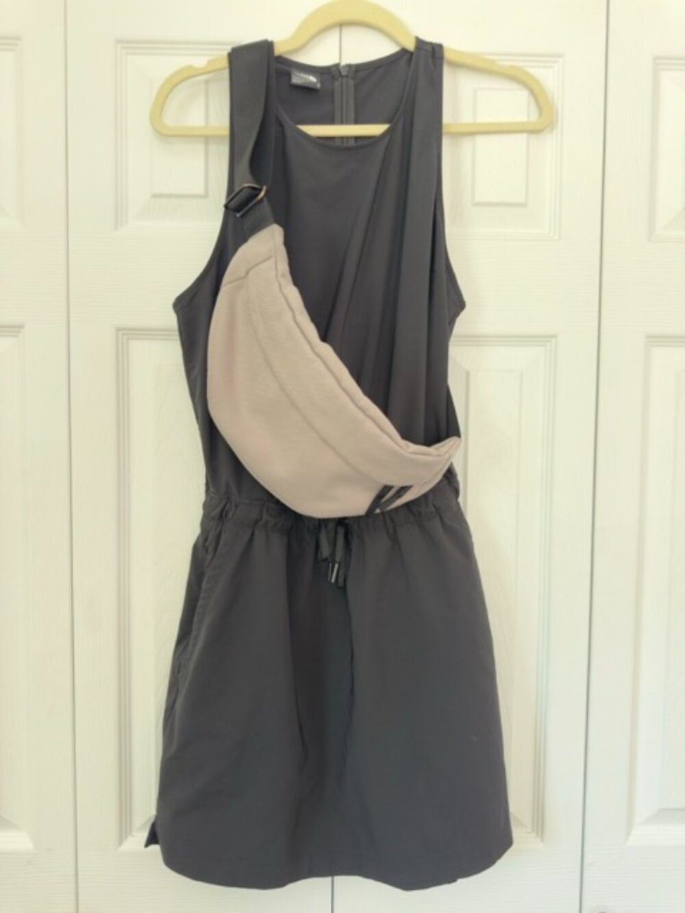 SPORTY CAPSULE: North Face Packable Dress + Everlane Transit Crossbody